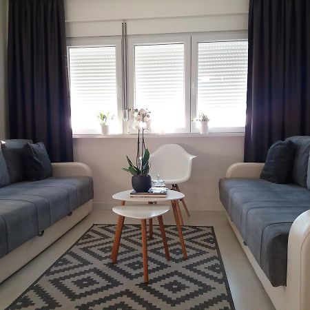 Holiday Home Duka'S Бар Екстериор снимка
