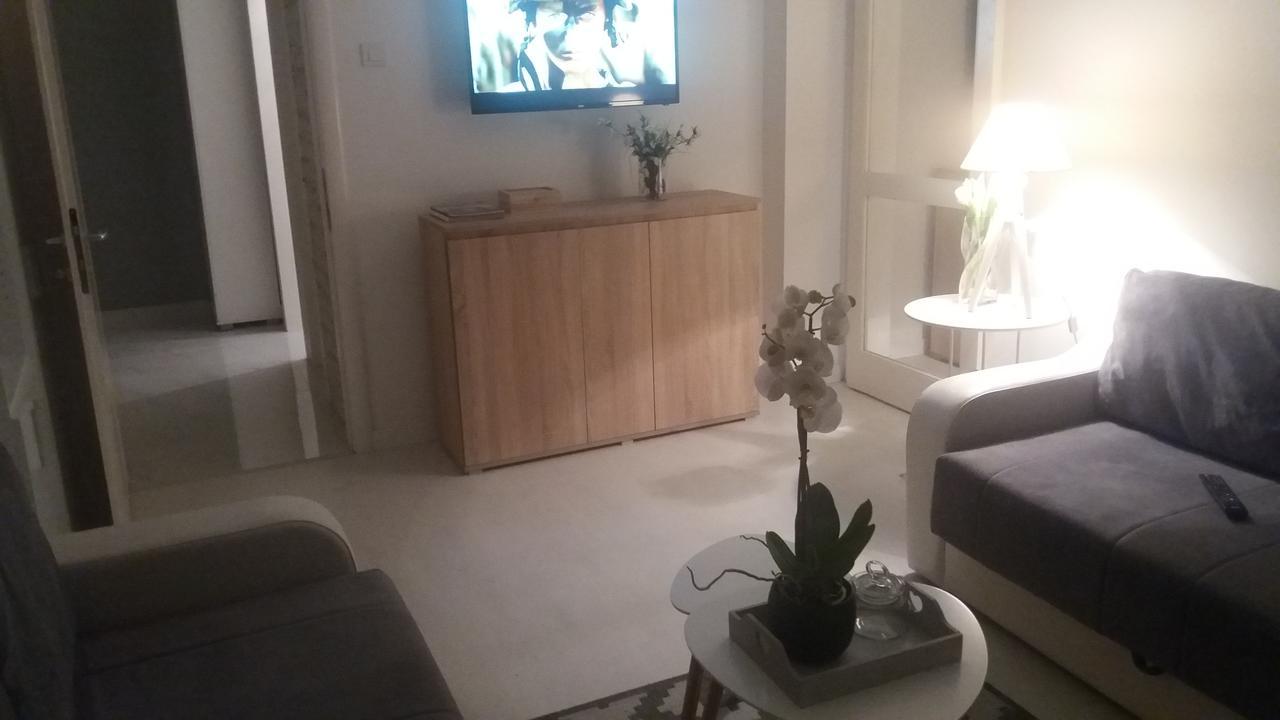 Holiday Home Duka'S Бар Екстериор снимка