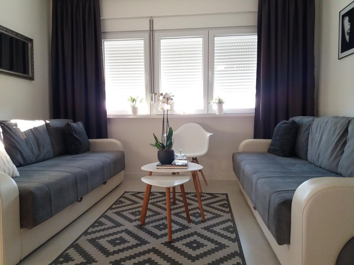 Holiday Home Duka'S Бар Екстериор снимка