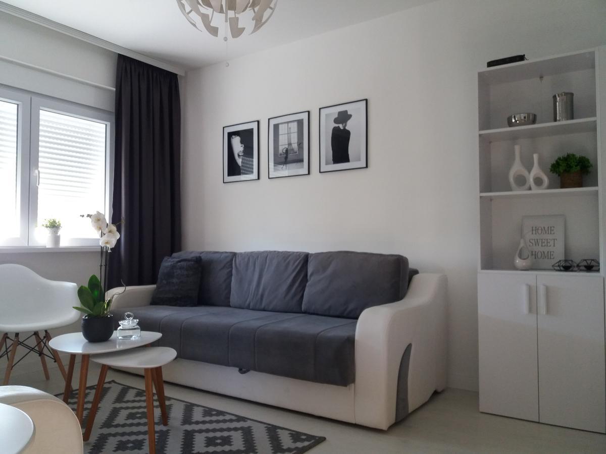 Holiday Home Duka'S Бар Екстериор снимка